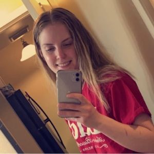 Meet your Posher, Claire